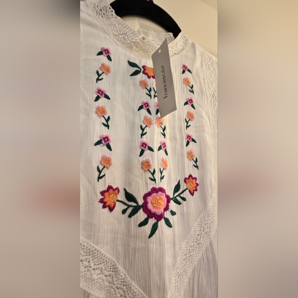 *NWT*Blue Rain Francesca's Women's Ivory embroidered dress in size XS 100% Rayon